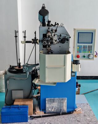 Dễ dàng vận hành Máy tự động Spring đa chức năng Với bảng điều khiển 5,7 inch