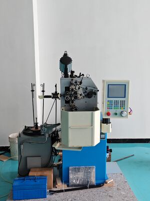 Dễ dàng vận hành Máy tự động Spring đa chức năng Với bảng điều khiển 5,7 inch